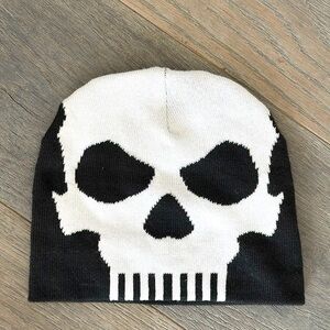 Black Skull Beanie- Unisex-9” Flat, 7 1/2” Top to Bottom Excellent Condition